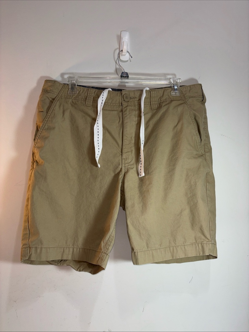 Cremieux Men's Casual Drawstring Chino Shorts - Khaki. 910